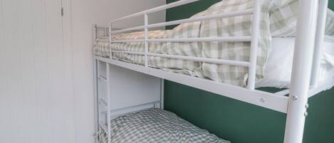 2 Schlafzimmer, kostenloses WLAN, individuell dekoriert