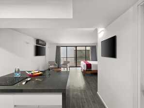 1 bedroom, desk, iron/ironing board, free WiFi - Armonik suites By Casanevo - Queen Bed Suite (Ciudad de México)