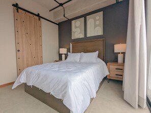 1 slaapkamer, een bureau, wifi