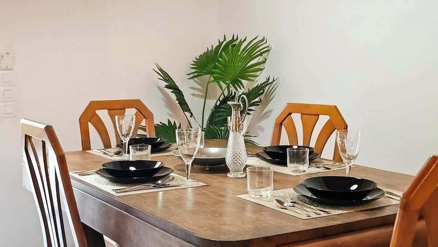 Deluxe House, Non Smoking | Dining