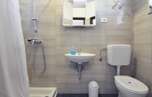 Bathroom - Sea-view Studio in a Quiet Area (Umag)