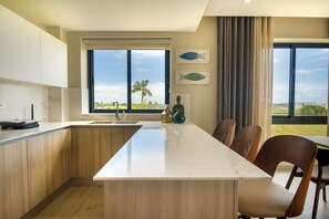 Fridge, microwave, oven, coffee/tea maker - Vermare Cap Cana | Golf, Pool and Luxury (punta cana)
