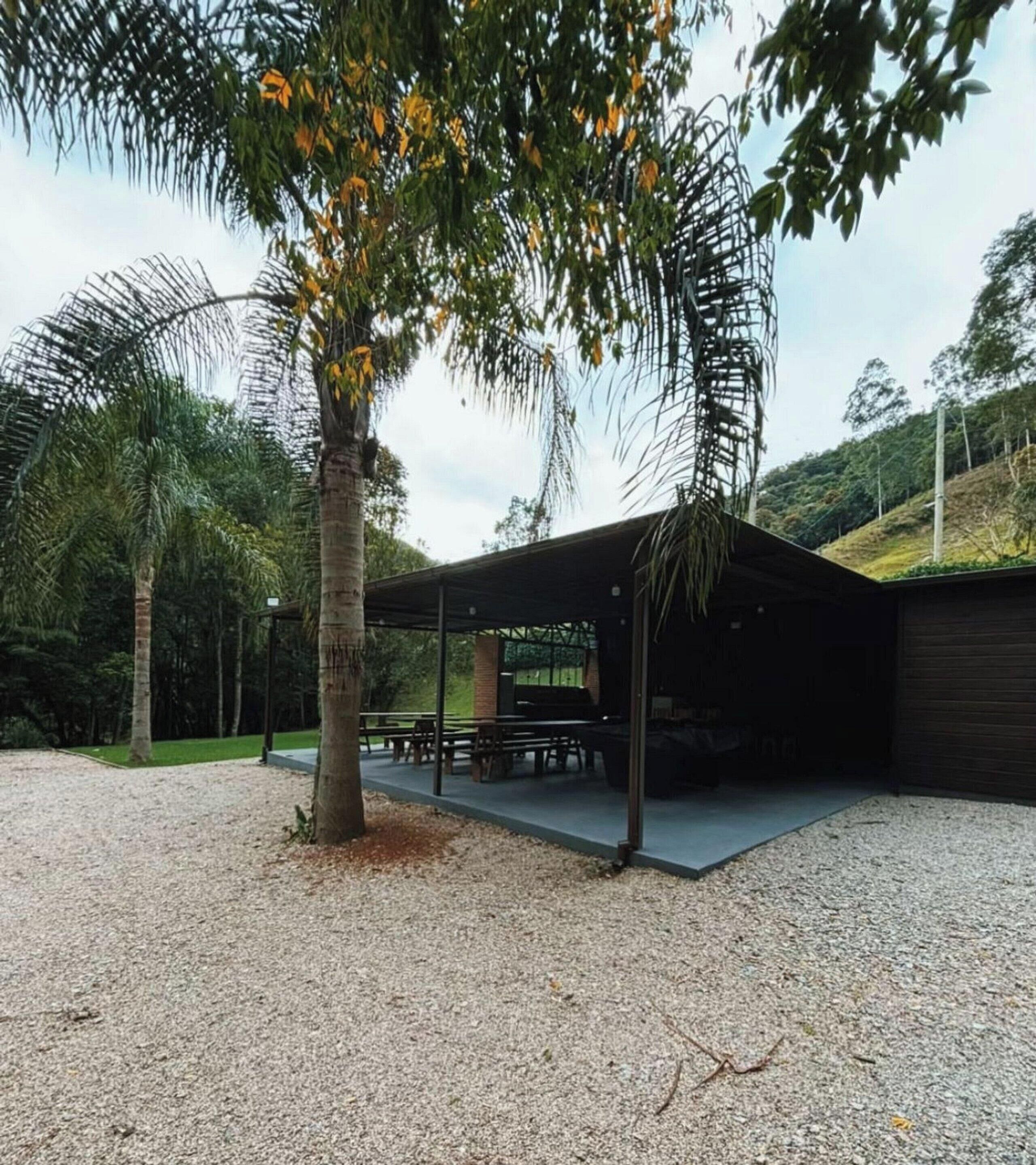 Cabin dành cho gia đình, máy điều hòa, quang cảnh hồ | Khu ẩm thực ngoài trời