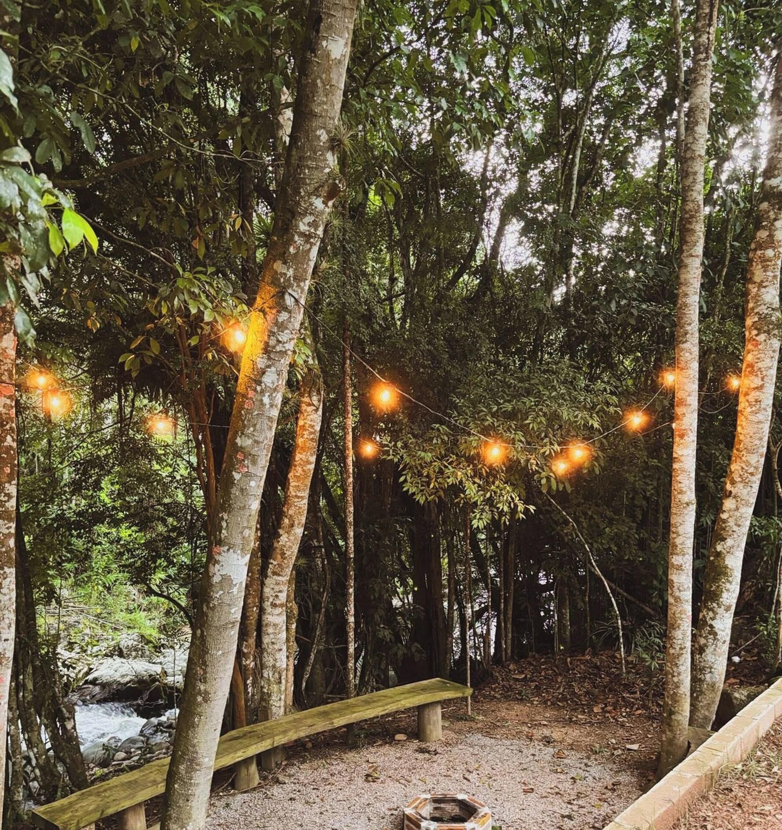 Mặt tiền nơi lưu trú - ban đêm