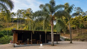 Family Cabin, Air conditioning, Lake View | Outdoor dining - Sítio Conteiner do Mano - Águas Mornas (Águas Mornas)