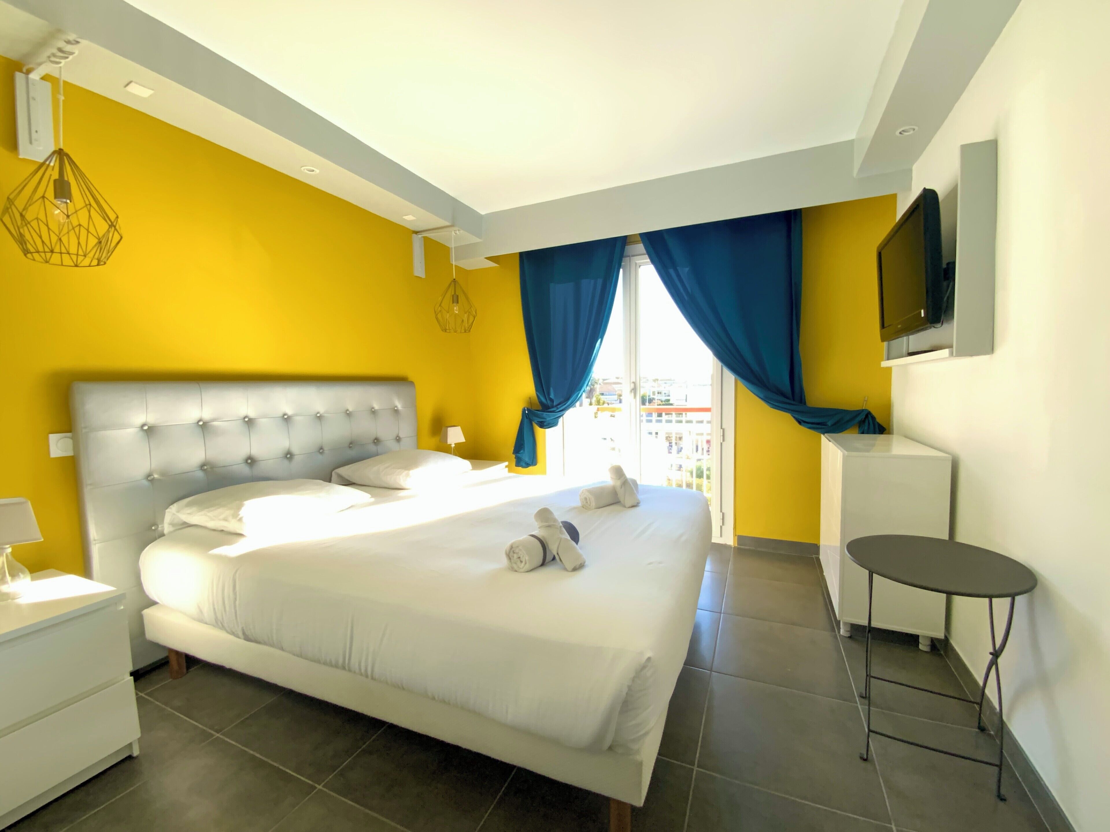 2 chambres, fer et planche à repasser, Wi-Fi, draps fournis