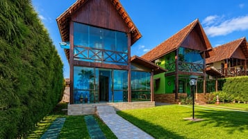 Premium House, Pool Access, Mountain View | Exterior