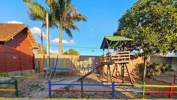 Premium House, Pool Access, Mountain View | Children’s area