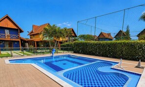 Premium House, Pool Access, Mountain View | Pool | Outdoor pool, pool loungers - Casa Blue em Cond Fechado c Piscina - PE (Gravatá)