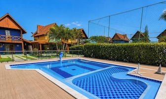 Casa premium, acesso à piscina, vista para a montanha | Piscina | Piscina externa, espreguiçadeiras