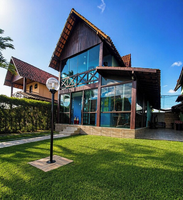 Maison Premium, accès piscine, vue montagne | Vue sur le jardin