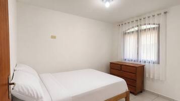 Premium House, Pool Access, Mountain View | Premium bedding, individually decorated, individually furnished
