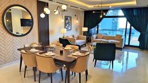 Lägenhet Deluxe - 3 sovrum | Restauranger