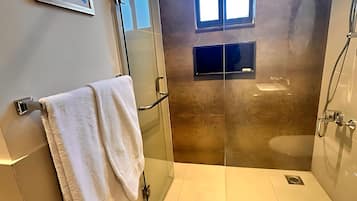 LĂ€genhet Deluxe - 3 sovrum | Badrum