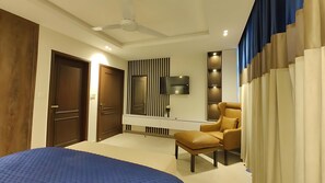 Departamento Deluxe, 3 habitaciones | Escritorio, espacio para trabajar con laptop y wifi gratis 