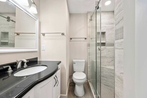 Shower - Coastal Beach Seascape Villa Closest to Beach with Pools (Hilton Head Island)
