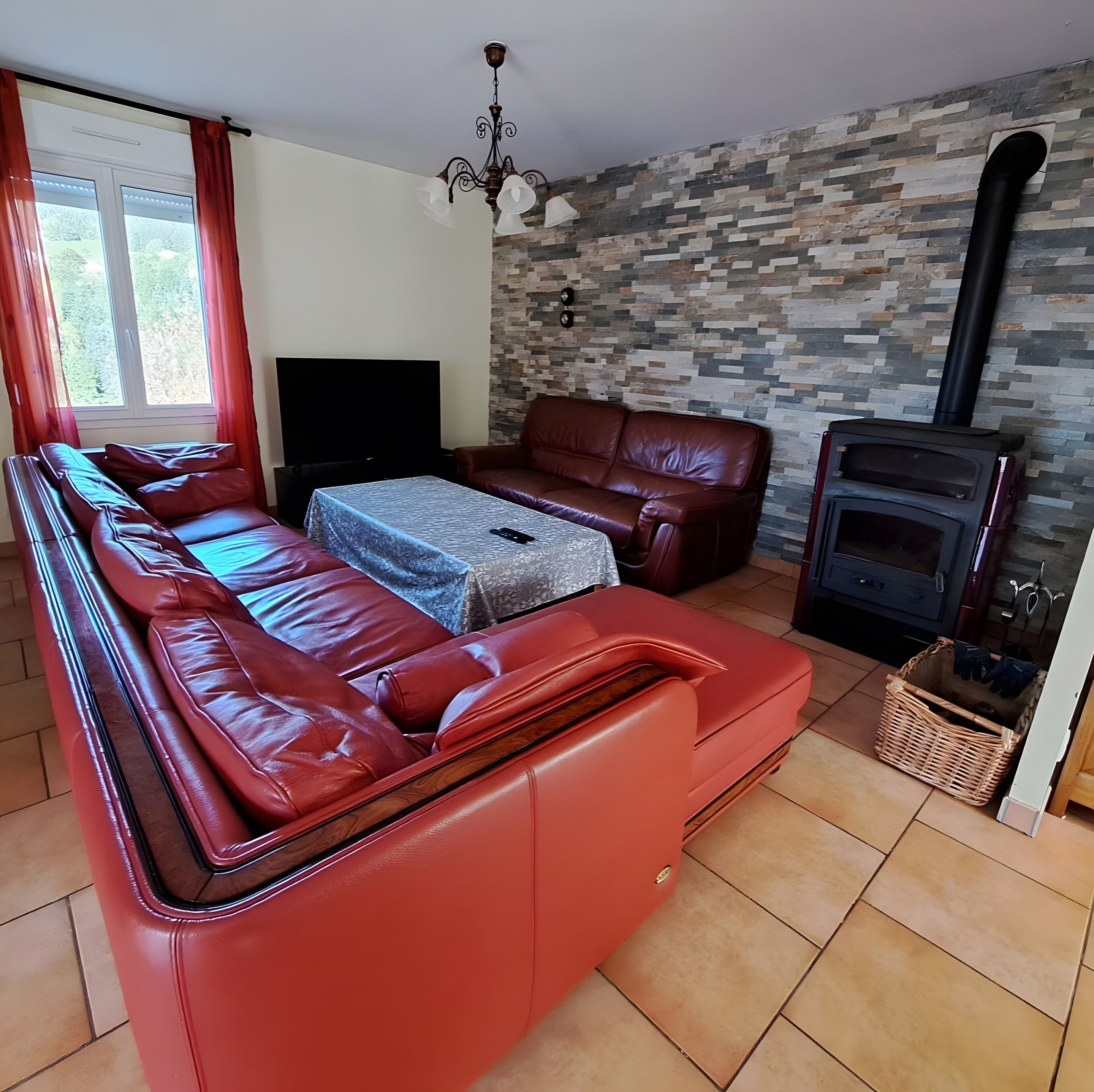 TV, fireplace, DVD player, stereo