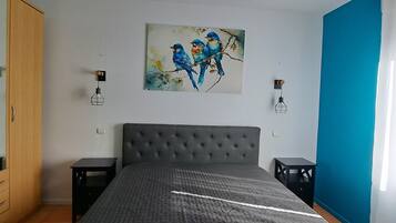 3 bedrooms, iron/ironing board, WiFi