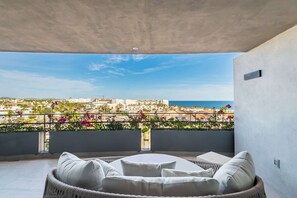 Terrace/patio - Punto Nima: Apt with Infinity Pool & Rooftop (San José del Cabo)