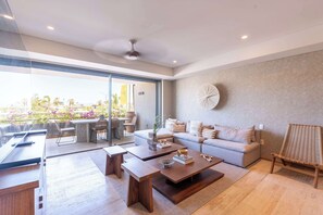 TV - Punto Nima: Apt with ocean view and pool (San José del Cabo)
