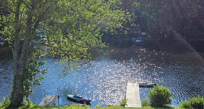 Peaceful Lake Front Cottage in Southern NH