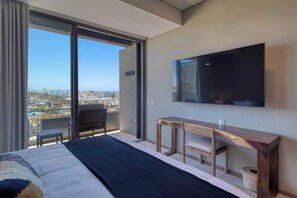 3 chambres, fer et planche à repasser, Wi-Fi, draps fournis