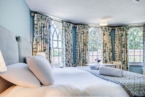 4 quartos, ferros/tábuas de passar roupa, Wi-Fi, roupa de cama