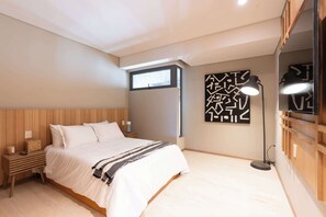 2 bedrooms, WiFi, bed sheets - Punto Nima Oceanview Condo with Rooftop Pool & Gym (San José del Cabo)