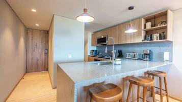 Fridge, microwave, oven, stovetop