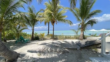 Beach nearby, sun loungers, beach towels