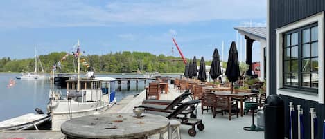 House | Outdoor dining