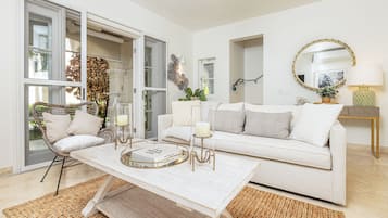 Apartemen, 1 kamar tidur, balkon, pemandangan kebun | Ruang keluarga