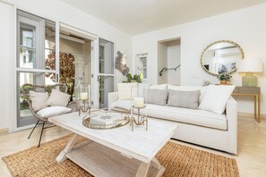 Apartemen, 1 kamar tidur, balkon, pemandangan kebun | Ruang keluarga