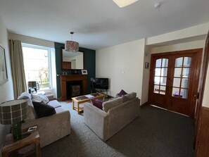TV, books - Large house Drymen Village with Health club access (Drymen)