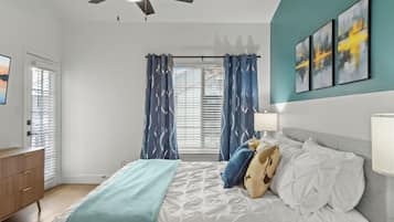 2 bedrooms, desk, iron/ironing board, travel crib