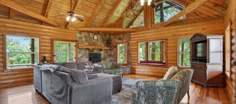 Private Cabin Estate w/ Pool Near Woodville TX