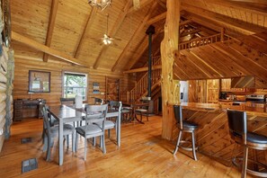 Dining - Private Cabin Estate w/ Pool Near Woodville TX (Woodville)