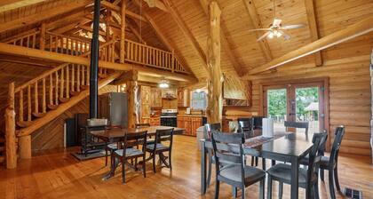 Private Cabin Estate w/ Pool Near Woodville TX