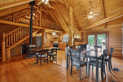 Private Cabin Estate w/ Pool Near Woodville TX