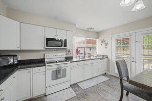Private kitchen - 3BR w/ Private Pool + Backyard Retreat-Perfect for Families -Glendale, AZ (Glendale)