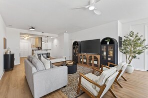 TV - NEW Updated! Oceanfront / Pool / Beach / Fishing (Virginia Beach)