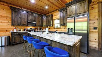 Cabin, Multiple Beds, Hot Tub, Garden View (Moonlight Thru the Pines) | Private kitchen