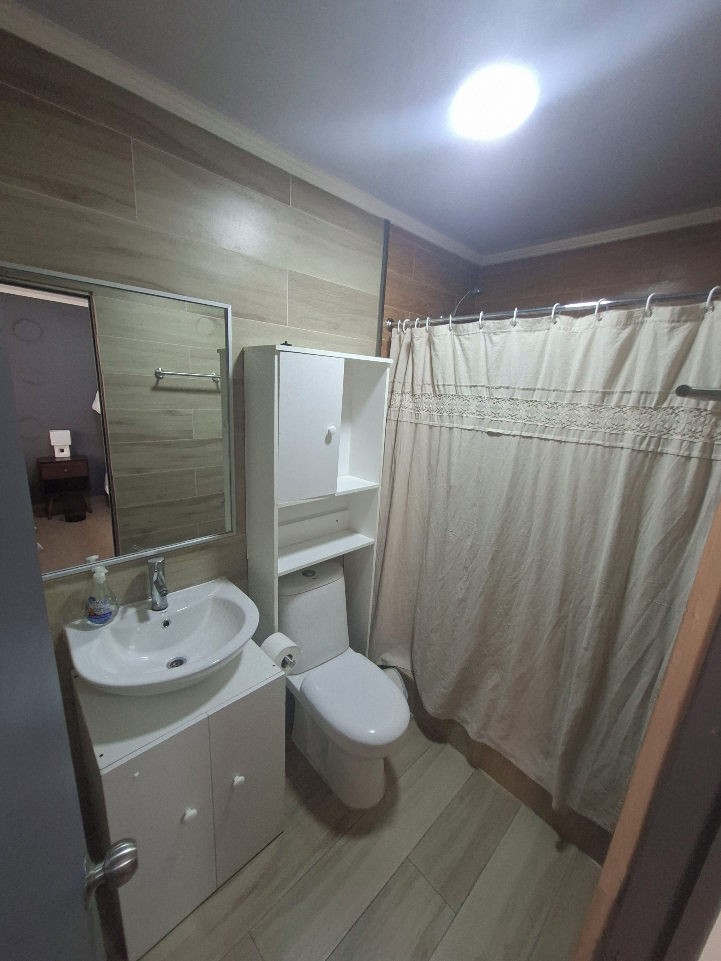 Family Triple Room | Bathroom | Towels, soap, toilet paper