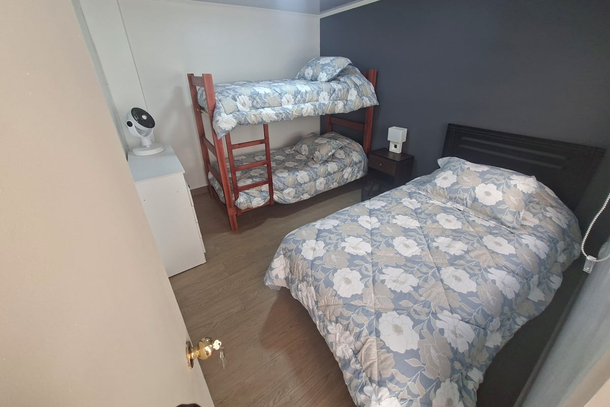 Quarto triplo família