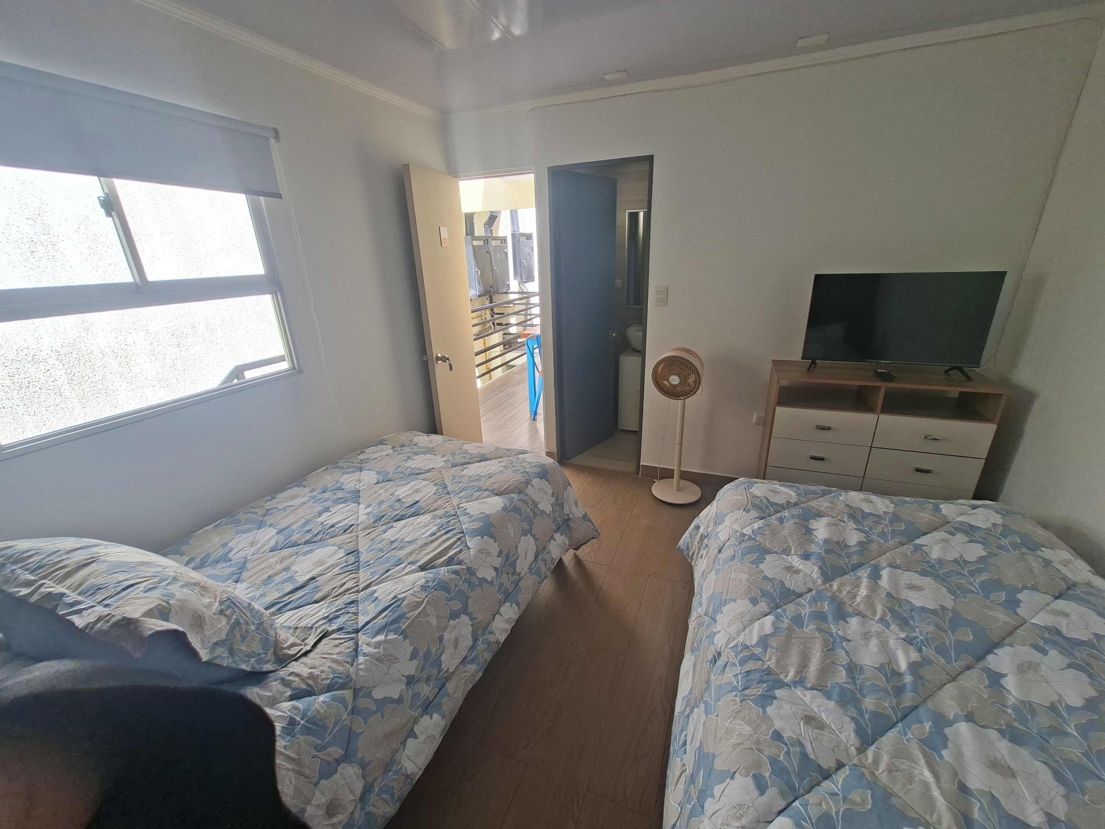 Sábanas de algodón egipcio, ropa de cama de alta calidad y wifi gratis 
