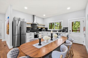 Fridge, microwave, oven, stovetop - Fox Den | 4 Suite Retreat + EV | 10 Mins to AVL (Asheville)