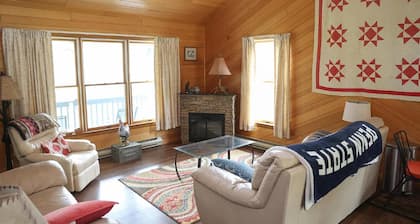 Campfire Stories - Pine Creek! Room for up to 6!