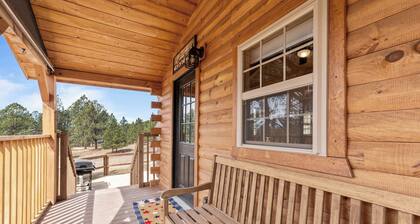 Hilltop Hideway-BRAND NEW-Just minutes from Custer-Close to Off Road Trails!
