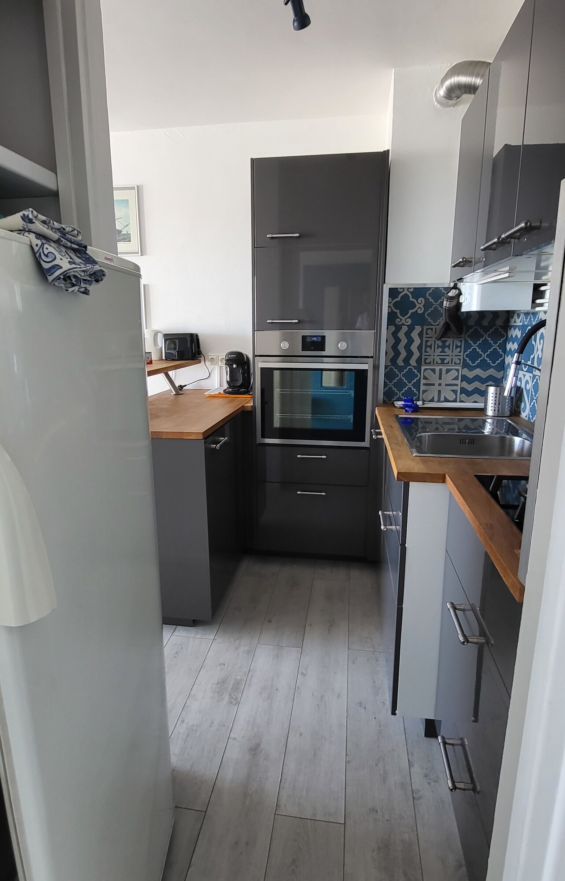 Microwave, oven, toaster