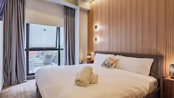 Luxury Suite | Desk, free WiFi, bed sheets